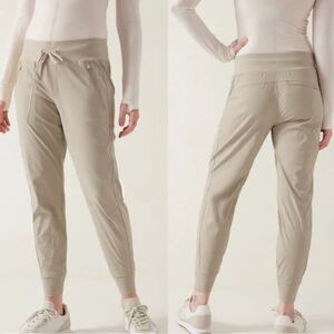 Athleta Trekkie North Jogger Cream Tan Sand SIZE 4